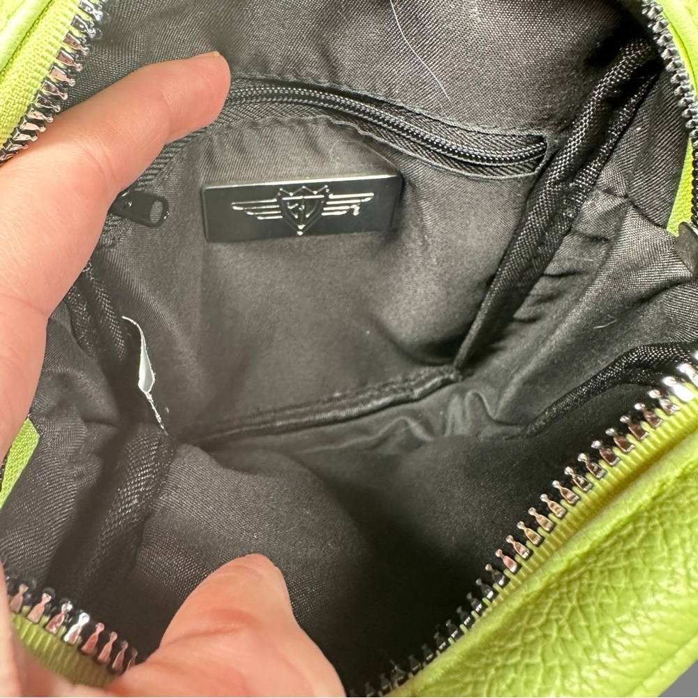 Buckle-Down Invader Zim Gir Crossbody And Mini Bag Keychain - Picture 9 of 16